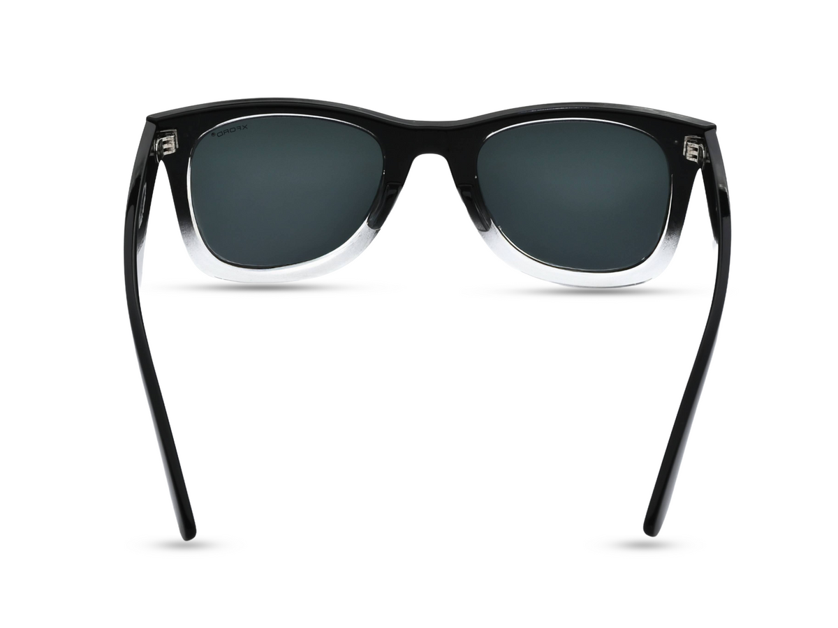 Black to Transparent Gradient	